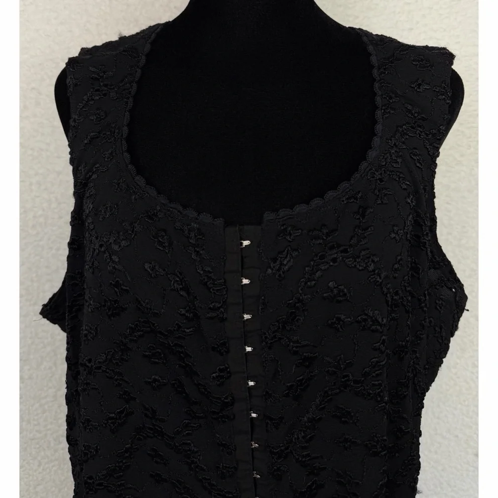 VENEZIA JEANS • Black Floral Embroidered Hook-Eye Corset-Style Tank Top, 26/28 - Picture 3 of 11